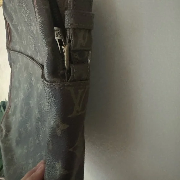 Louis Vuitton Brown Monogram Messenger Bag - Picture 3 of 10